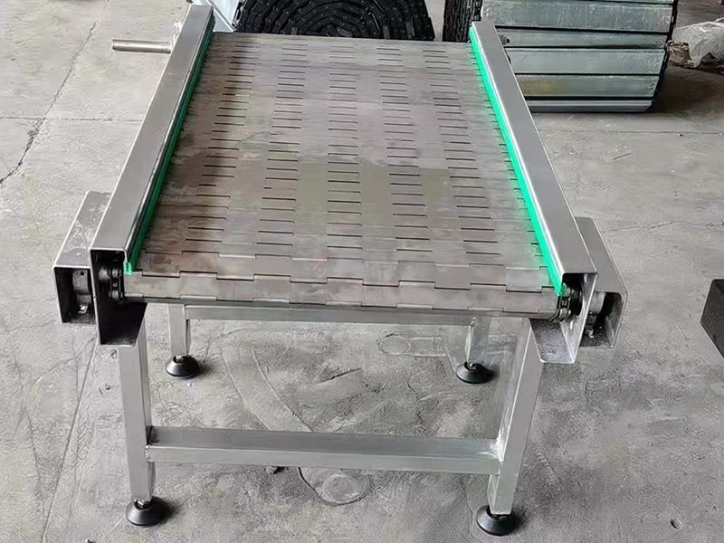 <b>小型鏈板輸送 機</b>